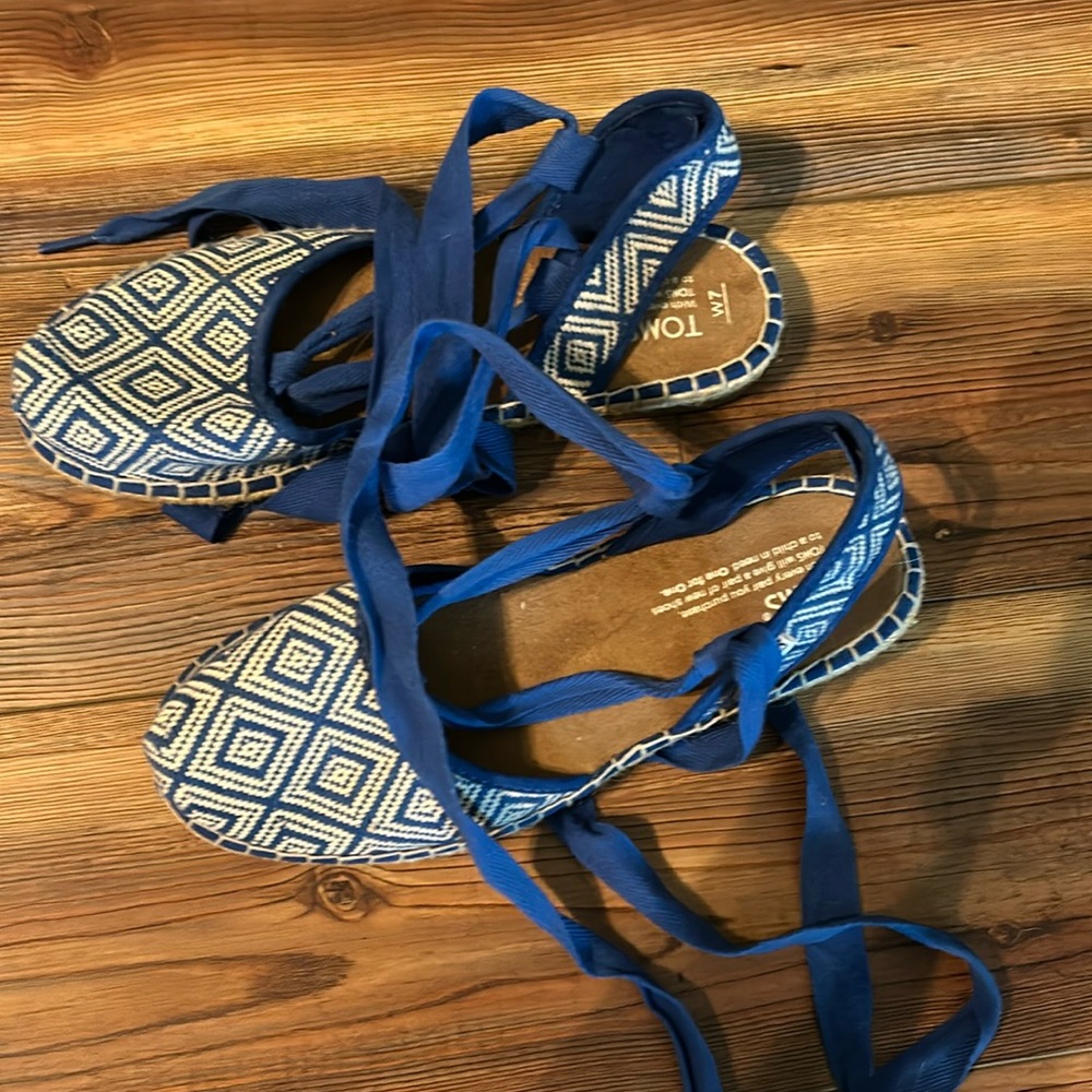 TOMS espadrilles - size 7